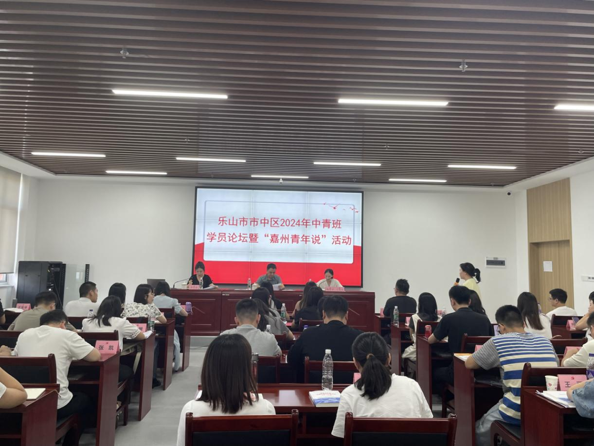 （区委常委、组织部部长、党校（行政学校）校长蒋承靖与年轻干部交心谈心、共话成长）